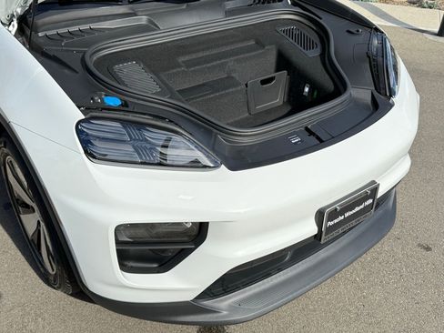 Used 2025 Porsche Macan 4 Electric image 30