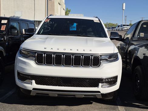 Used 2024 Jeep Wagoneer Series III AWD/4WD image 2