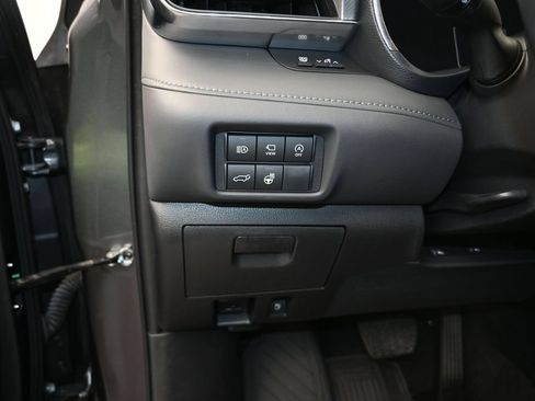 Used 2023 Toyota Highlander Platinum FWD image 12
