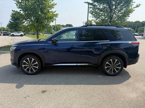 New 2026 Nissan Pathfinder Platinum AWD/4WD image 8