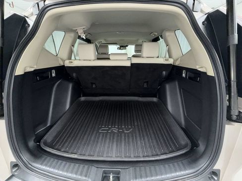 Used 2018 Honda CR-V Touring image 16