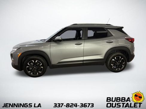 Used 2023 Chevrolet TrailBlazer LT FWD image 2