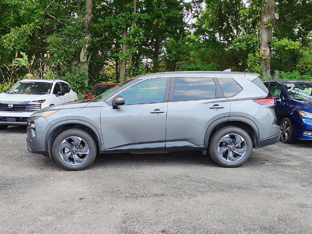 Used 2025 Nissan Rogue SV FWD image 6