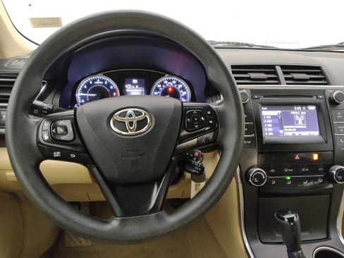 Used 2017 Toyota Camry LE image 22