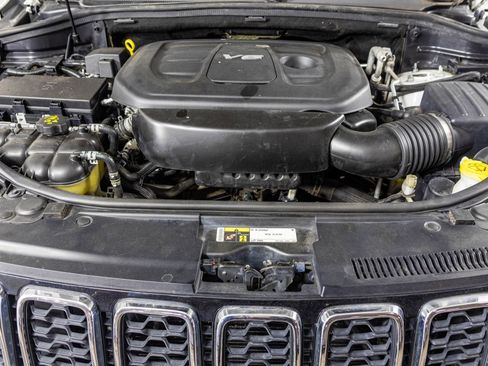 Used 2017 Jeep Grand Cherokee Limited image 47