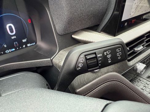 Used 2025 Ford Explorer Platinum w/ LUX Leather Package image 32