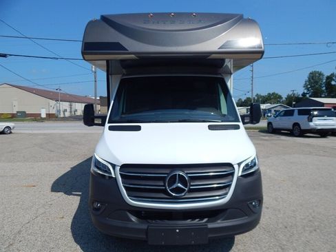 Used 2023 Mercedes-Benz Sprinter 3500 image 4
