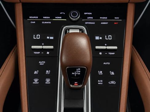 Used 2020 Porsche Cayenne Turbo AWD/4WD image 47