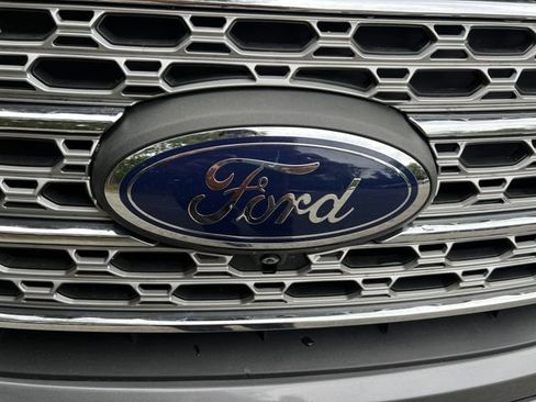Used 2021 Ford Explorer Limited w/ Equipment Group 301A RWD image 24