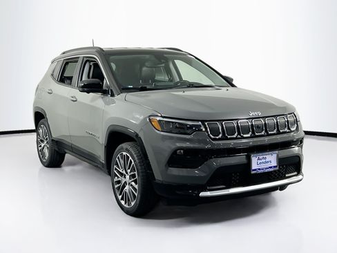 Used 2022 Jeep Compass Limited w/ Elite Group AWD/4WD image 3