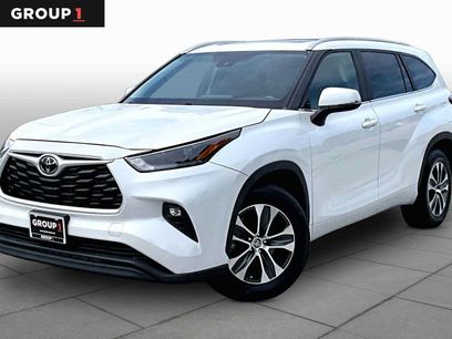 Used 2023 Toyota Highlander XLE