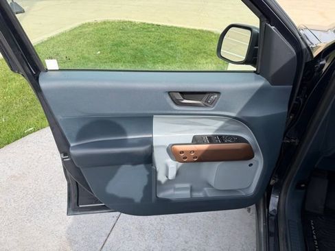 Certified 2022 Ford Maverick Lariat w/ Lariat Luxury Package image 8