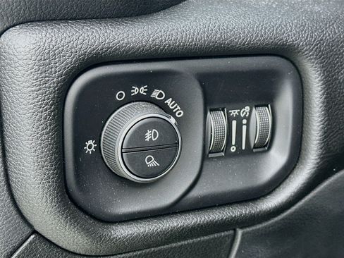 Used 2023 RAM 1500 Laramie AWD/4WD image 10