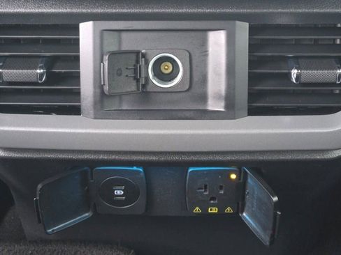 Used 2024 Ford F150 XLT w/ Mobile Office Package image 13