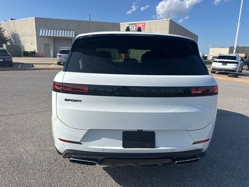 Used 2024 Land Rover Range Rover Sport Dynamic SE image 4