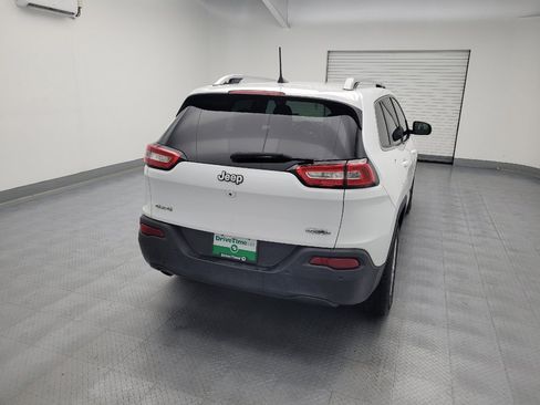 Used 2018 Jeep Cherokee Latitude Plus w/ Comfort/Convenience Group AWD/4WD image 7