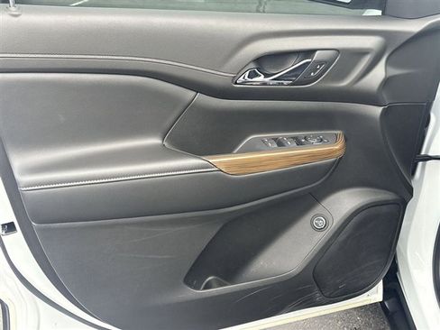 Used 2021 GMC Acadia SLE w/ Driver Convenience Package image 21