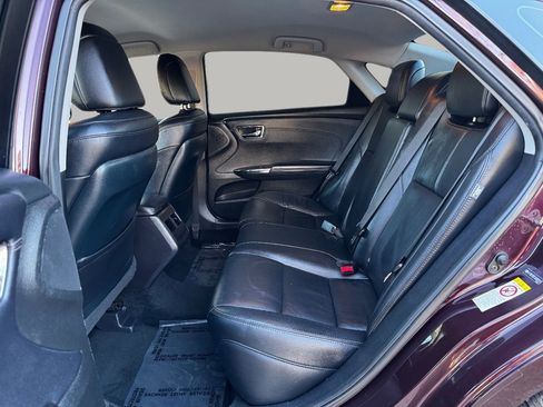 Used 2018 Toyota Avalon XLE image 17