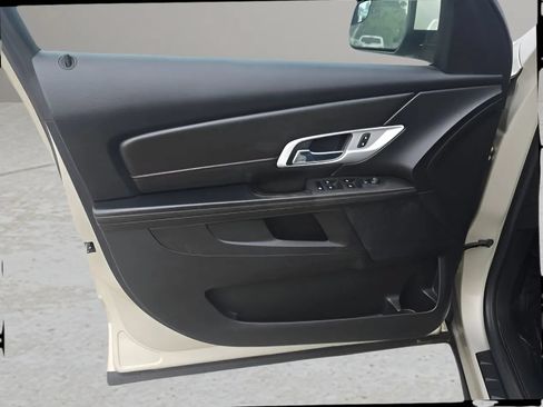 Used 2014 GMC Terrain SLE FWD image 9