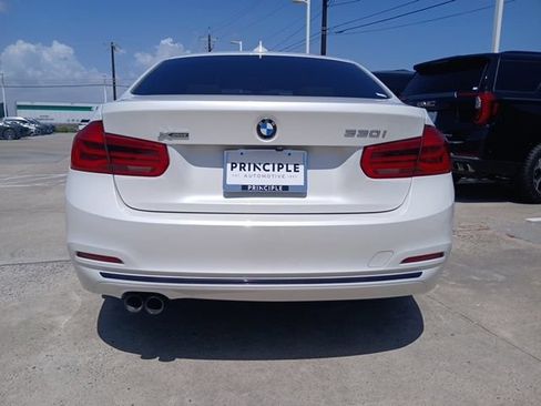 Used 2018 BMW 330i xDrive Sedan AWD/4WD image 8