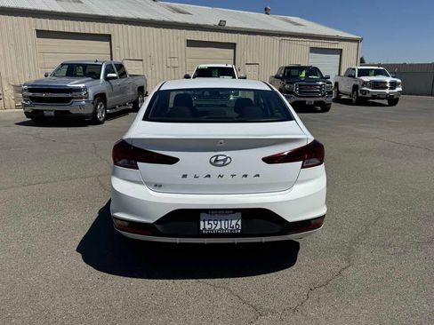 Used 2020 Hyundai Elantra SE w/ Cargo Package (C1) FWD image 8
