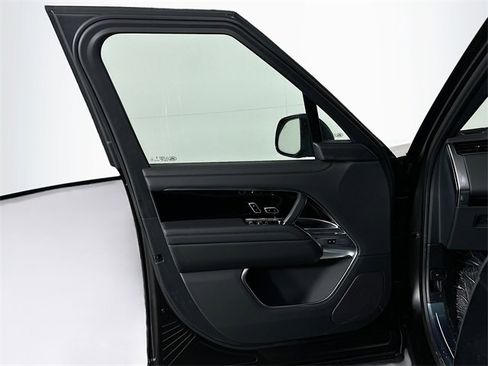 New 2026 Land Rover Range Rover SE image 11