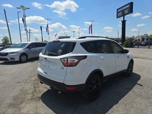 Used 2018 Ford Escape SE w/ SE Sport Appearance Package AWD/4WD image 5