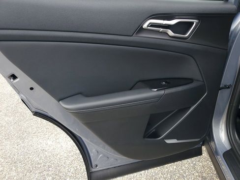 Used 2023 Kia Sportage EX image 23