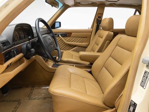 Used 1991 Mercedes-Benz 350 SD image 19