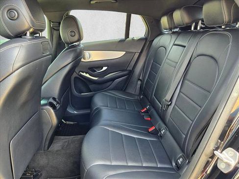 Used 2019 Mercedes-Benz GLC 300 4MATIC Coupe image 18