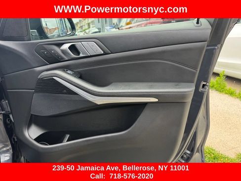 Used 2022 BMW X7 xDrive40i w/ M Sport Package AWD/4WD image 27