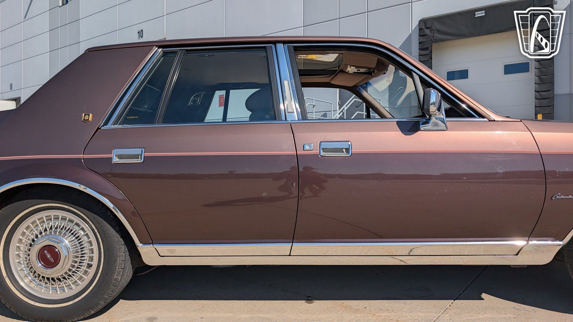 Used 1987 Lincoln Continental Signature RWD image 40