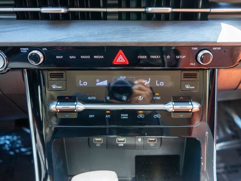Used 2024 Kia Carnival SX FWD image 27