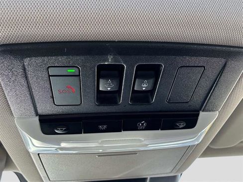 Used 2023 Nissan Rogue SV w/ SV Premium Package image 35