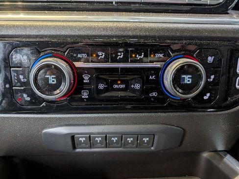 Used 2024 Chevrolet Silverado 2500 High Country w/ Technology Package AWD/4WD image 34