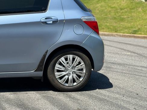 Used 2012 Toyota Yaris LE FWD image 10