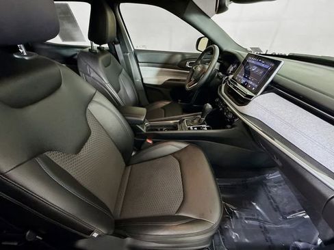 Used 2024 Jeep Compass Latitude w/ Convenience Group image 25