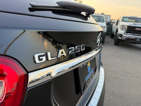 Used 2019 Mercedes-Benz GLA 250 4MATIC image 37