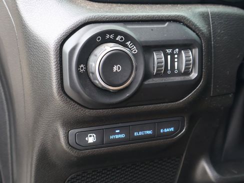 Used 2021 Jeep Wrangler Unlimited Sahara w/ Cold Weather Group image 26