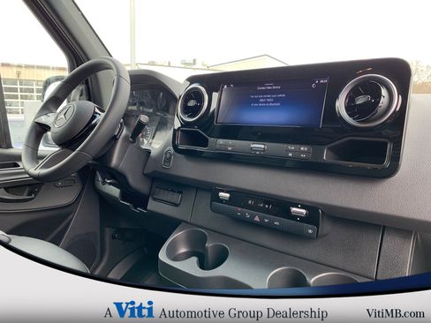 Used 2025 Mercedes-Benz Sprinter 2500 image 2