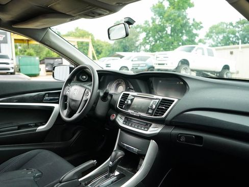 Used 2015 Honda Accord EX image 10
