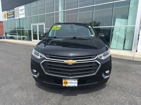 Used 2020 Chevrolet Traverse LT w/ LT Premium Package AWD/4WD image 3