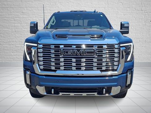 Used 2024 GMC Sierra 2500 Denali w/ Denali Reserve Package AWD/4WD image 2