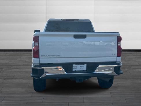 Used 2024 Chevrolet Silverado 2500 LT AWD/4WD image 6