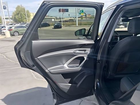 Certified 2025 Audi Q5 Premium w/ Convenience Package AWD/4WD image 17