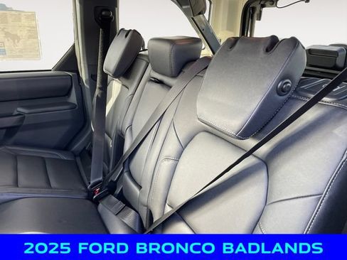 New 2025 Ford Bronco Badlands w/ Black Appearance Package AWD/4WD image 13