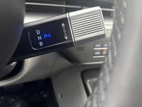 Used 2024 Hyundai Kona Limited image 23