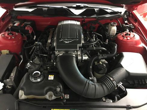 Used 2010 Ford Mustang GT RWD image 27