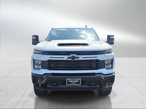 Used 2025 Chevrolet Silverado 2500 Custom w/ Custom Value Package AWD/4WD image 8
