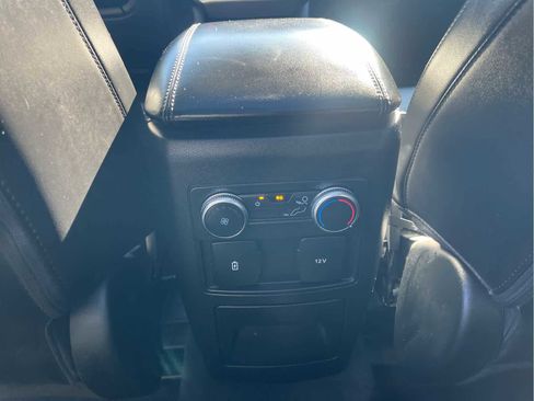 Used 2022 Ford Explorer XLT w/ Equipment Group 202A image 28